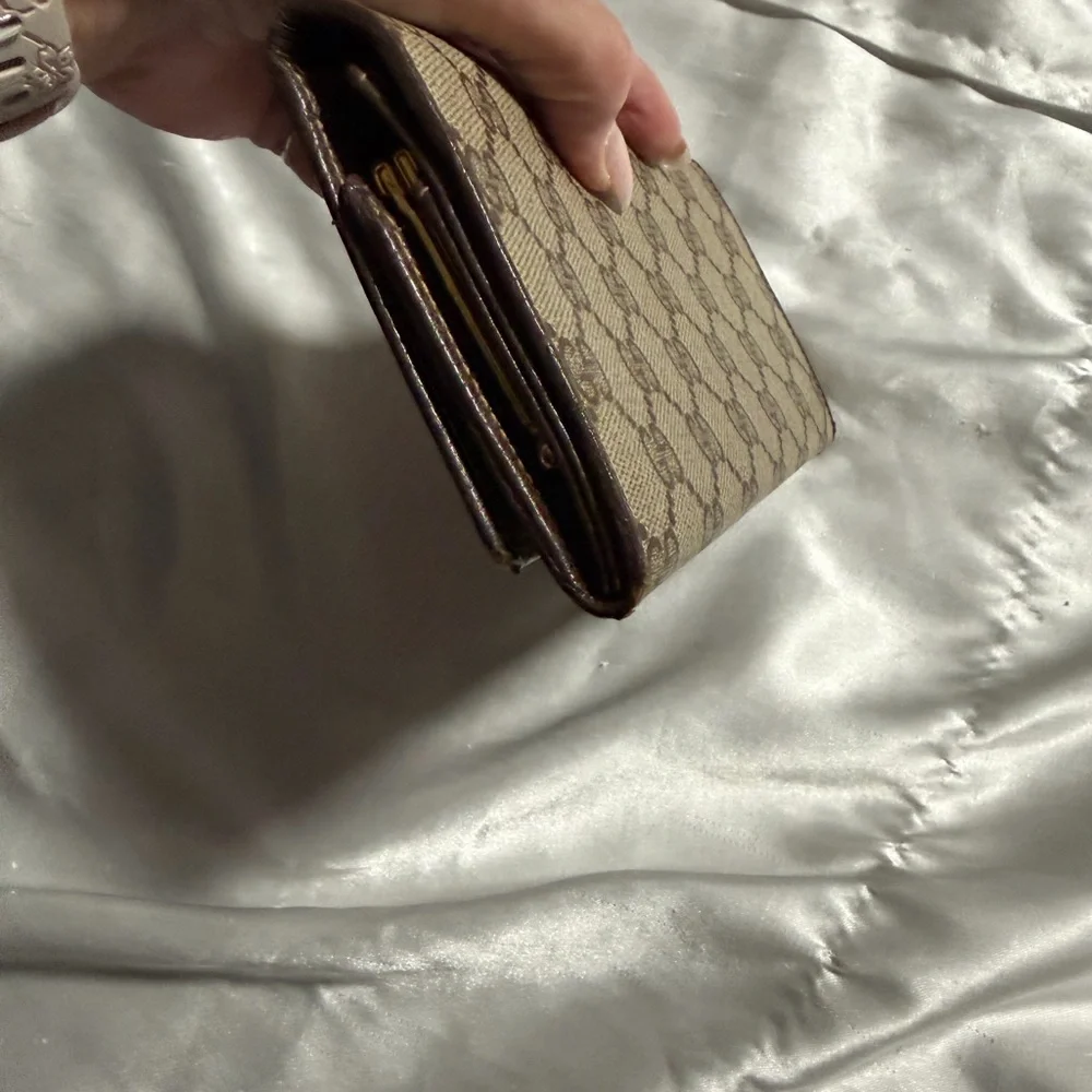 Gucci Beige Monogram Canvas Wallet with Brown Leather Accent - Picture 9 of 9